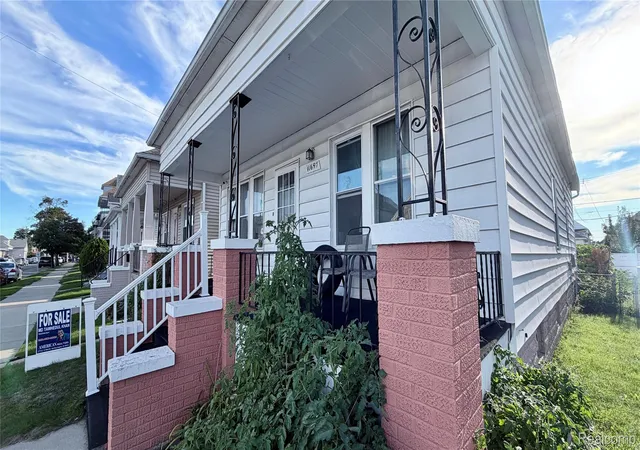 Photo 3 of Single family home for sale at 11697 Moran St, Hamtramck, MI 48212 | MLS# 20261077901 | Listing updated on 2026-10-05