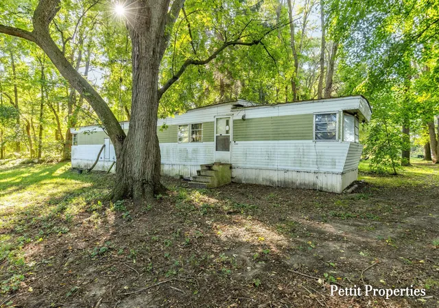 Photo 1 of Single family home for sale at 5200 Upton Rd, Hastings, MI 49058 | MLS# 65026051372 | Listing updated on 2026-10-06