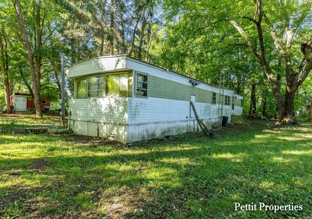 Photo 3 of Single family home for sale at 5200 Upton Rd, Hastings, MI 49058 | MLS# 65026051372 | Listing updated on 2026-10-06