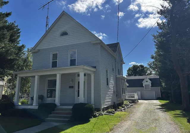 Photo 1 of Single family home for sale at 218 Oak St, Morenci, MI 49256 | MLS# 56050223050 | Listing updated on 2026-10-05