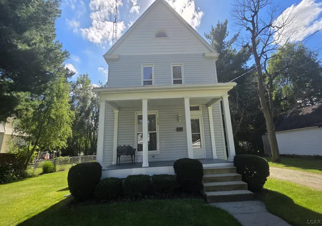 Photo 3 of Single family home for sale at 218 Oak St, Morenci, MI 49256 | MLS# 56050223050 | Listing updated on 2026-10-05