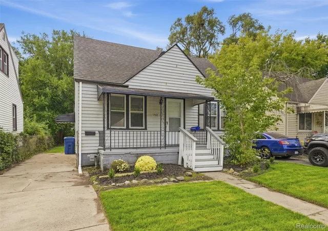 Photo 2 of Single family home for sale at 7552 Westminster Ave, Warren, MI 48091 | MLS# 20261077910 | Listing updated on 2026-10-21