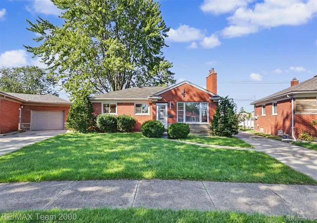 Photo 1 of Sale Pending at 31035 Angeline Ct W, Saint Clair Shores, MI 48082 | MLS# 20261077916 | Listing updated on 2026-10-21