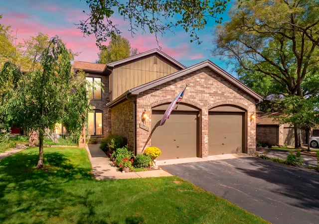 Photo 1 of Condo for sale at 3645 Woodcliff Dr, Kalamazoo, MI 49008 | MLS# 66026051411 | Listing updated on 2026-10-20