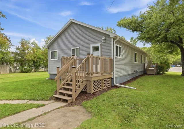 Photo 1 of Sale Pending at 3399 Richfield Rd, Flint, MI 48506 | MLS# 20261077947 | Listing updated on 2026-10-25