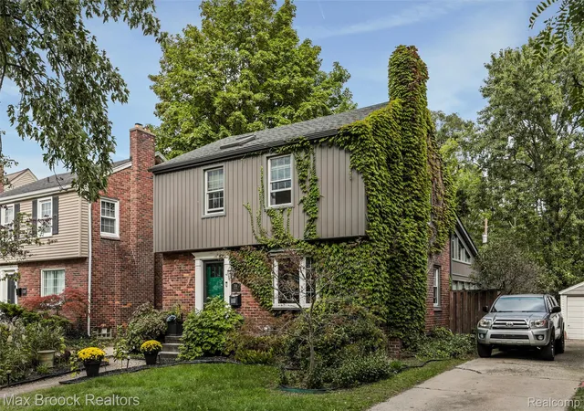 Photo 2 of Single family home for sale at 2118 Pinecrest Dr, Ferndale, MI 48220 | MLS# 20261077954 | Listing updated on 2026-10-11