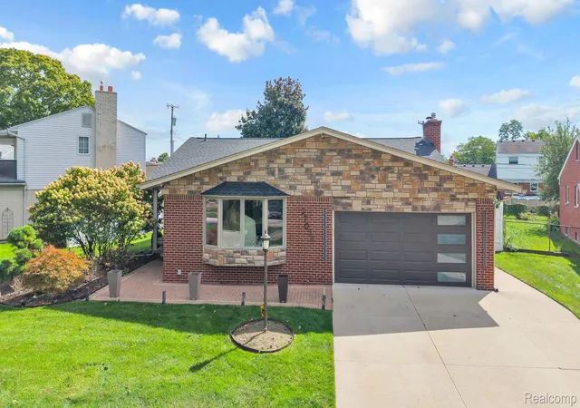 Photo 1 of Sale Pending at 27033 Timber Trl, Dearborn Heights, MI 48127 | MLS# 20261077975 | Listing updated on 2026-10-09
