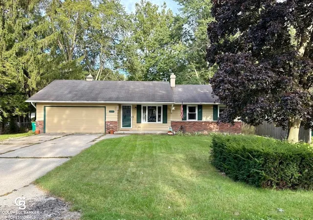 Photo 1 of Single family home for sale at 3050 Oakwood Dr, Port Huron, MI 48060 | MLS# 58050223079 | Listing updated on 2026-10-06