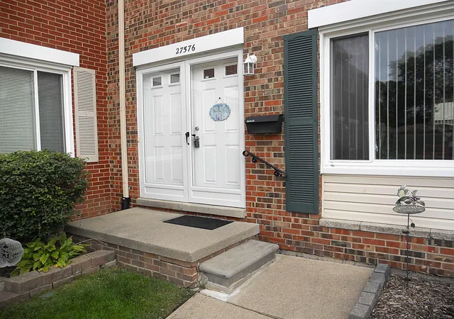 Photo 2 of Condo for sale at 27576 Evelyn Ave, Warren, MI 48093 | MLS# 58050223080 | Listing updated on 2026-10-04