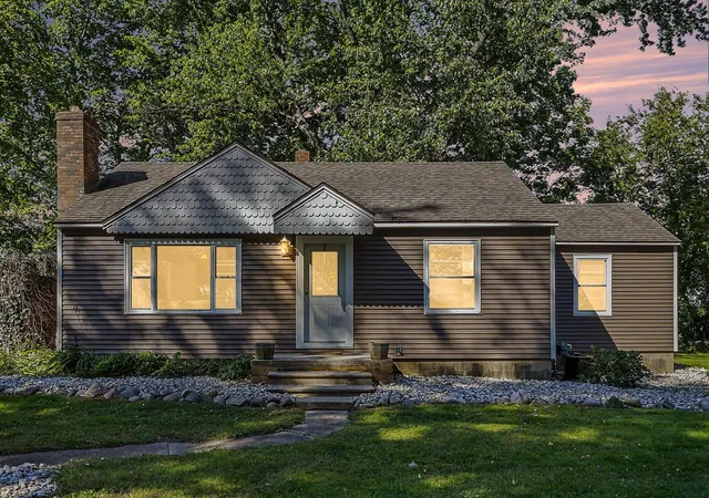 Photo 3 of Single family home for sale at 15886 Kellogg School Rd, Hickory Corners, MI 49060 | MLS# 64026051450 | Listing updated on 2026-10-15