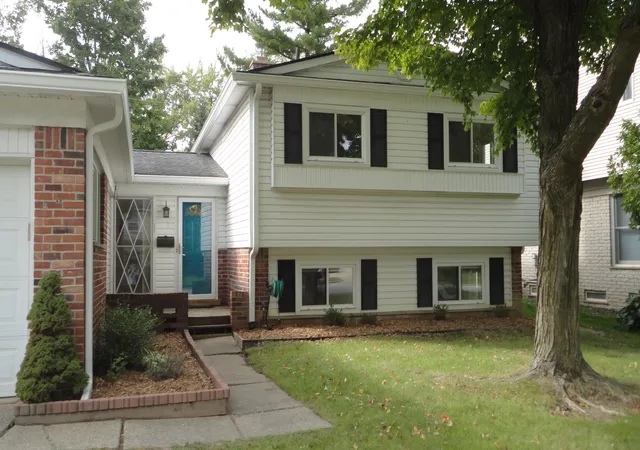 Photo 1 of Single family home for sale at 2543 Antietam Dr, Ann Arbor, MI 48105 | MLS# 81026051453 | Listing updated on 2026-10-12