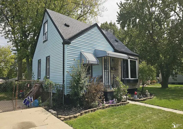 Photo 3 of Single family home for sale at 14201 Poplar St, Southgate, MI 48195 | MLS# 57050223087 | Listing updated on 2026-10-05