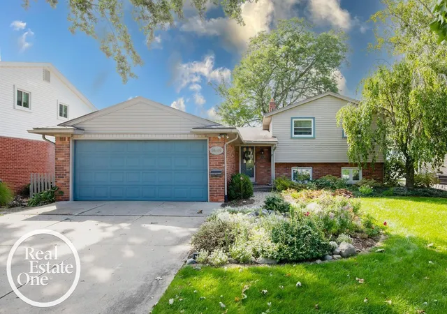 Photo 1 of Single family home for sale at 36419 Sunnydale St, Livonia, MI 48154 | MLS# 58050223089 | Listing updated on 2026-10-12
