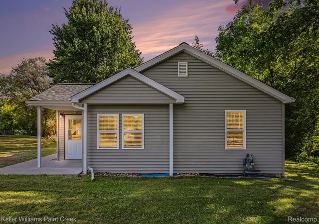 Photo 1 of Single family home for sale at 7190 Lakeshore Rd, Fort Gratiot, MI 48059 | MLS# 20261078027 | Listing updated on 2026-10-22
