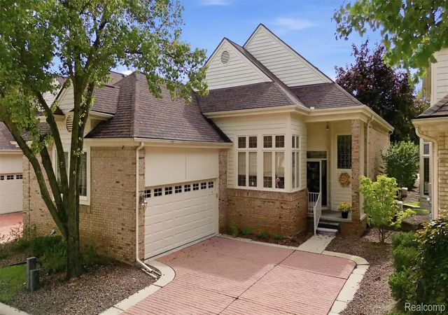 Photo 1 of Sale Pending at 38147 N Vista Dr, Livonia, MI 48152 | MLS# 20261078029 | Listing updated on 2026-10-14