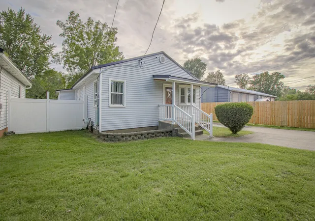 Single family home for sale at 3308 Lake St, Kalamazoo, MI 49048 | MLS# 64026051476