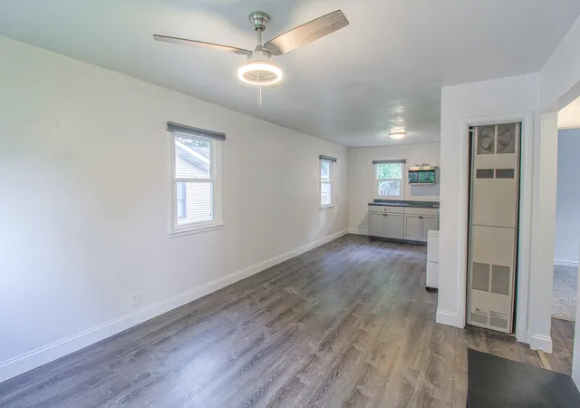 Photo 3 of Single family home for sale at 3312 Lake St, Kalamazoo, MI 49048 | MLS# 64026051478 | Listing updated on 2026-10-12