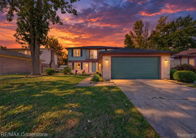 Photo 1 of Sale Pending at 20672 Foxboro St, Riverview, MI 48193 | MLS# 20261078040 | Listing updated on 2026-10-18