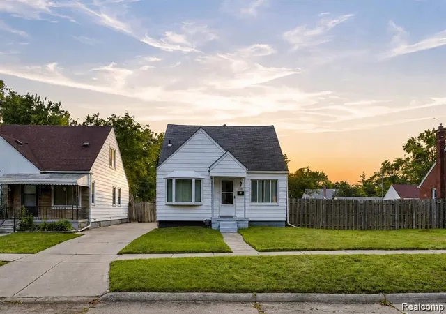 Photo 2 of Single family home for sale at 21227 Panama St, Warren, MI 48091 | MLS# 20261078045 | Listing updated on 2026-10-18