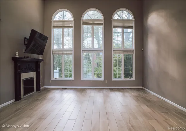Photo 3 of Single family home for sale at 54473 Flamingo Dr, Shelby Township, MI 48315 | MLS# 20261078051 | Listing updated on 2026-10-05