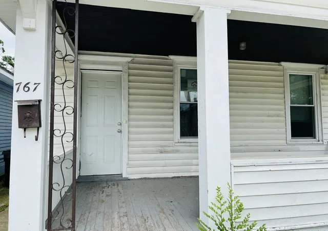 Photo 2 of Single family home for sale at 767 W Southern Ave, Muskegon, MI 49441 | MLS# 65026051483 | Listing updated on 2026-10-12