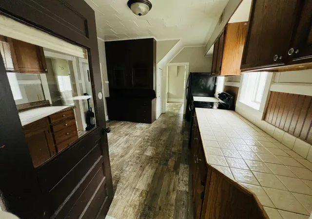 Photo 4 of Single family home for sale at 767 W Southern Ave, Muskegon, MI 49441 | MLS# 65026051483 | Listing updated on 2026-10-12