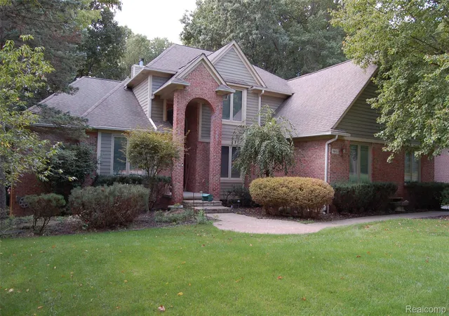 Photo 1 of Single family home for sale at 9843 Creekwood Trl, Davisburg, MI 48350 | MLS# 20261078063 | Listing updated on 2026-10-09