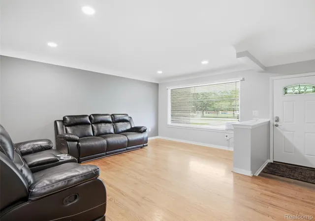 Photo 3 of Single family home for sale at 27901 Grobbel Dr, Warren, MI 48092 | MLS# 20261078072 | Listing updated on 2026-10-18