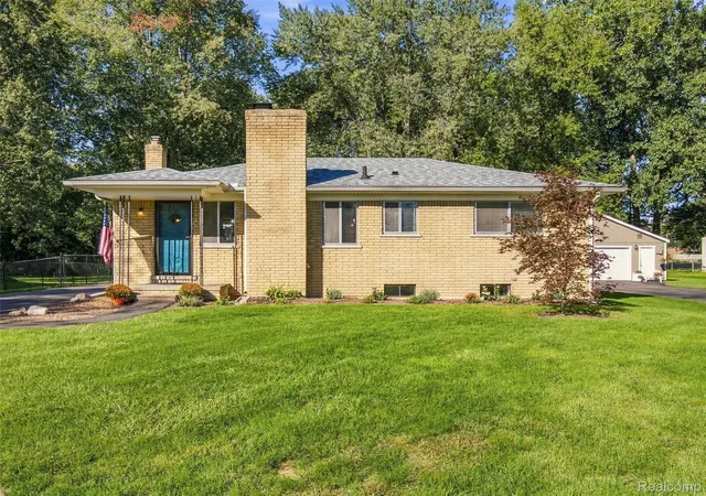 Photo 1 of Single family home for sale at 15119 Bainbridge St, Livonia, MI 48154 | MLS# 20261078075 | Listing updated on 2026-10-10