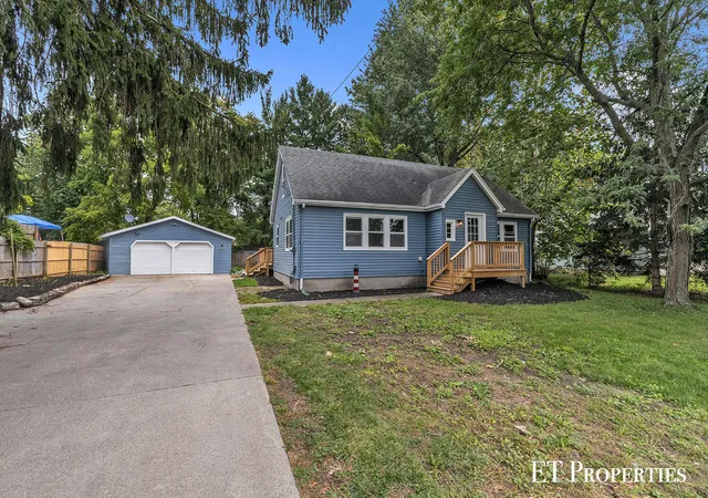 Photo 1 of Sale Pending at 3962 Ivanrest Ave Sw, Grandville, MI 49418 | MLS# 65026051490 | Listing updated on 2026-10-22