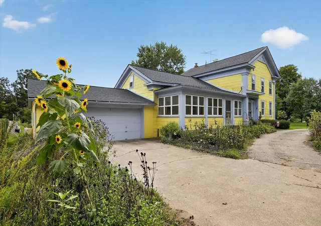 Photo 2 of Single family home for sale at 17705 W Old Us Hwy 12, Chelsea, MI 48118 | MLS# 66026051491 | Listing updated on 2026-10-11