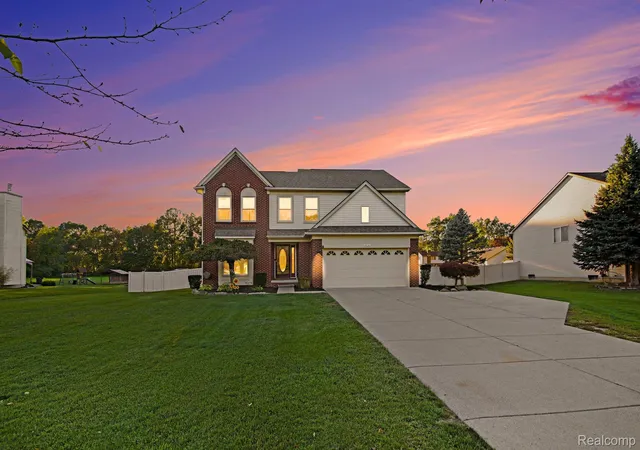 Photo 2 of Single family home for sale at 15626 Aspen Dr, Romulus, MI 48174 | MLS# 20261078103 | Listing updated on 2026-10-10