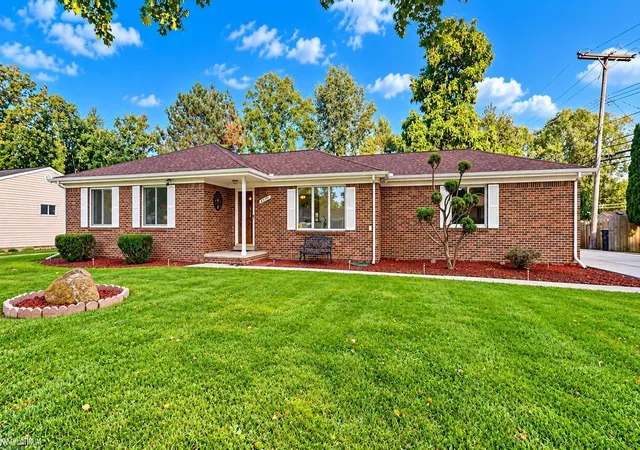 Photo 1 of Sale Pending at 45440 Wakefield St, Shelby Township, MI 48317 | MLS# 58050223115 | Listing updated on 2026-10-19