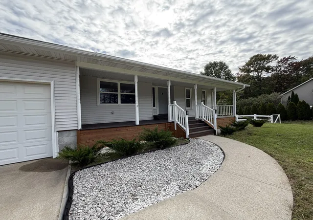 Photo 2 of Single family home for sale at 16064 Lincoln St, Grand Haven, MI 49417 | MLS# 71026051504 | Listing updated on 2026-10-16