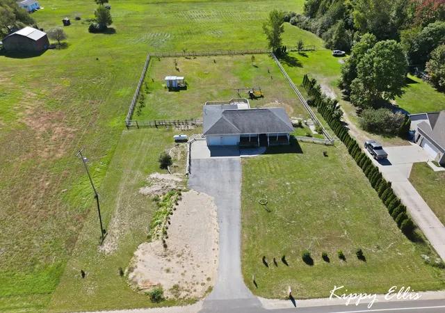 Photo 3 of Single family home for sale at 16064 Lincoln St, Grand Haven, MI 49417 | MLS# 71026051504 | Listing updated on 2026-10-16