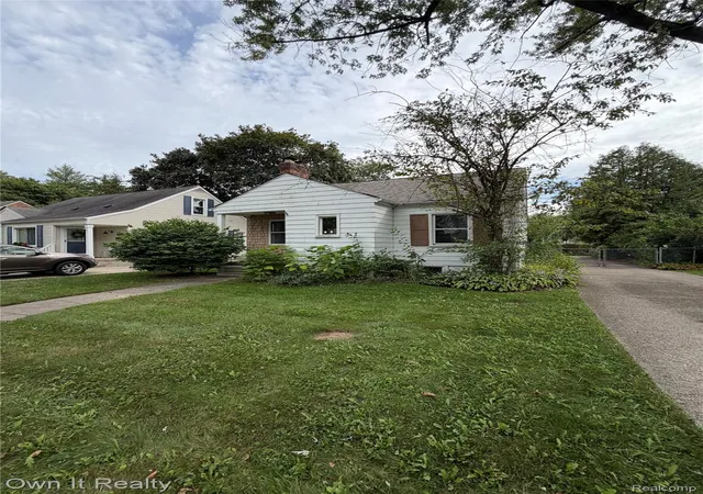 Photo 2 of Single family home for sale at 923 Orchard Grv Dr, Royal Oak, MI 48067 | MLS# 20261078115 | Listing updated on 2026-10-16
