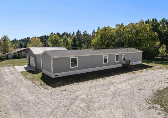 Single family home for sale at 11261 Maple Rd, Beulah, MI 49617 | MLS# 78080073970