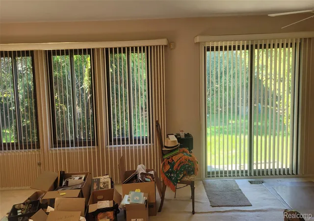 Listing Photo 4 - Condo for sale in building located at 20246 Evergreen Mdws Rd, Southfield, MI 48076 - Unit #22