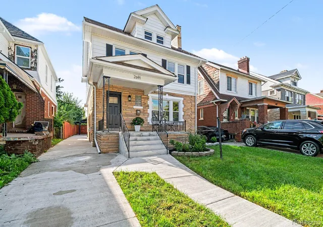 Photo 3 of Single family home for sale at 2691 Collingwood, Detroit, MI 48206 | MLS# 20261078145 | Listing updated on 2026-10-11