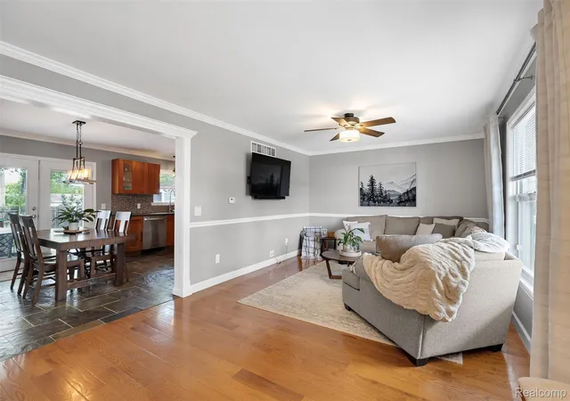 Photo 3 of Single family home for sale at 1511 E 11 Mile Rd, Madison Heights, MI 48071 | MLS# 20261078149 | Listing updated on 2026-10-17