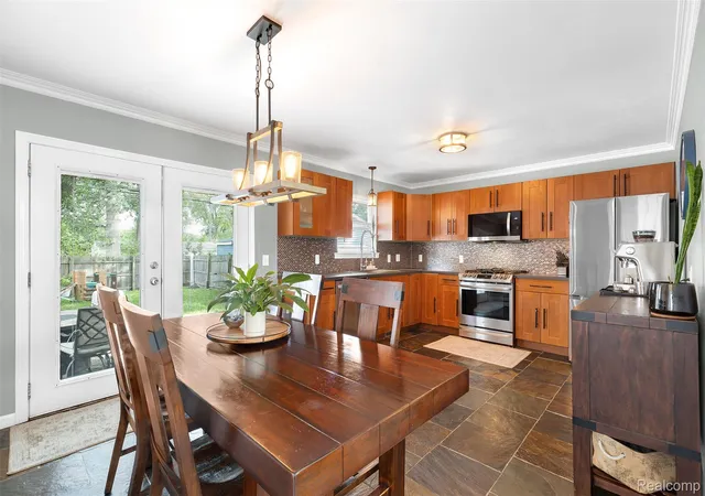 Photo 4 of Single family home for sale at 1511 E 11 Mile Rd, Madison Heights, MI 48071 | MLS# 20261078149 | Listing updated on 2026-10-17