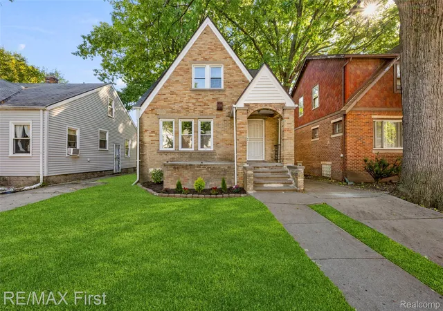 Photo 2 of Single family home for sale at 15828 Cruse St, Detroit, MI 48227 | MLS# 20261078156 | Listing updated on 2026-10-18