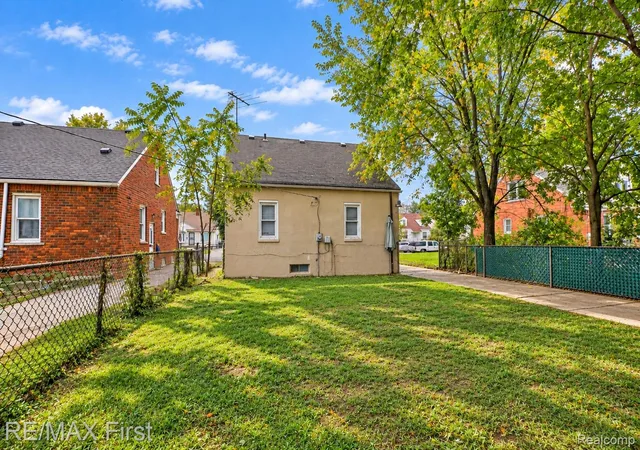 Photo 2 of Single family home for sale at 7381 Minock St, Detroit, MI 48228 | MLS# 20261078158 | Listing updated on 2026-10-18