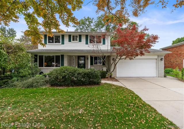 Photo 1 of Sale Pending at 18984 Briarwood Ln, Clinton Township, MI 48036 | MLS# 20261078174 | Listing updated on 2026-10-09