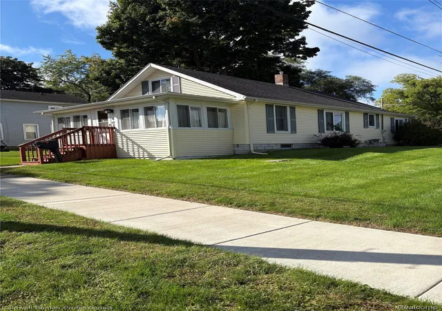 Photo 1 of Single family home for sale at 435 N Oak St, Fenton, MI 48430 | MLS# 20261078190 | Listing updated on 2026-10-25