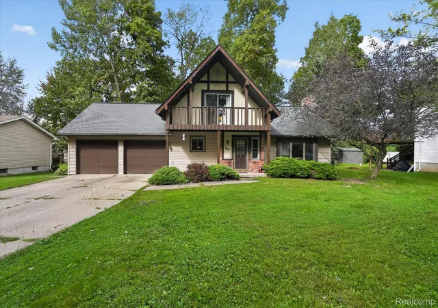 Photo 3 of Single family home for sale at 4491 Impala Dr, Holly, MI 48442 | MLS# 20261078195 | Listing updated on 2026-10-19