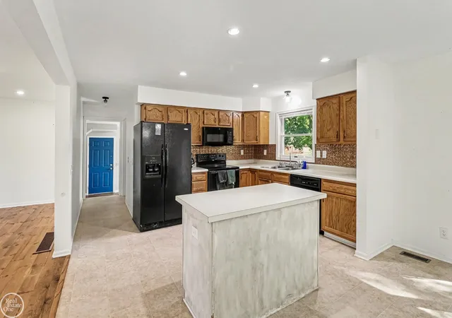 Photo 3 of Single family home for sale at 1090 Thayer Rd, Ortonville, MI 48462 | MLS# 58050223149 | Listing updated on 2026-10-05