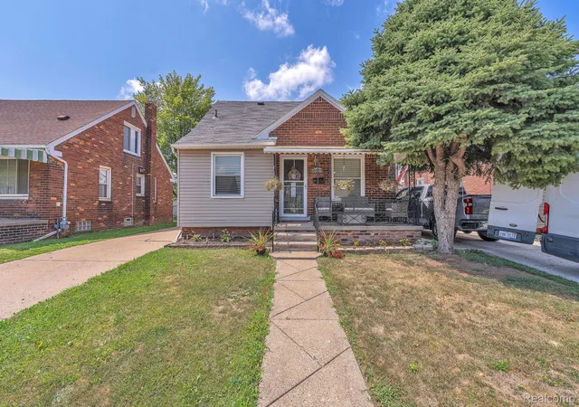 Photo 2 of Single family home for sale at 4061 Calhoun St, Dearborn, MI 48126 | MLS# 20261078199 | Listing updated on 2026-10-11
