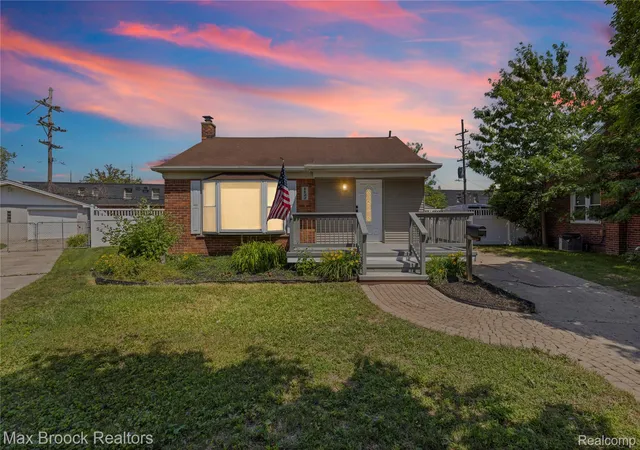 Photo 1 of Single family home for sale at 1122 Symes Ct, Royal Oak, MI 48067 | MLS# 20261078224 | Listing updated on 2026-10-11