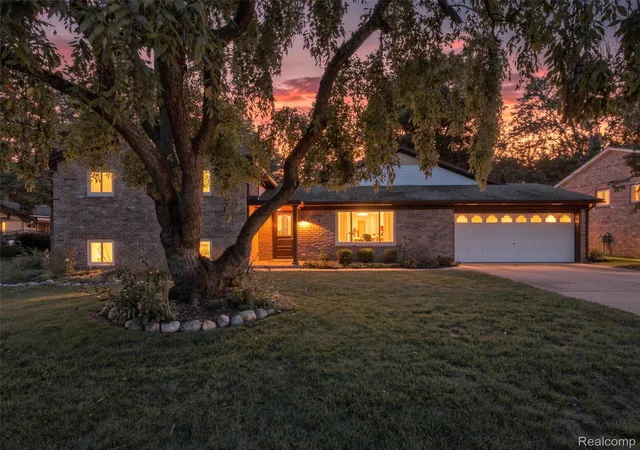 Single family home for sale at 1721 Stratford St, Sylvan Lake, MI 48320 | MLS# 20261078239
